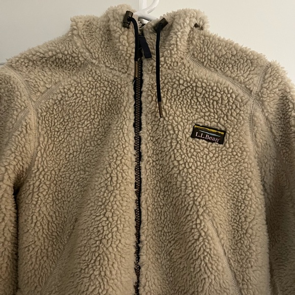 L.L. Bean Cream Sherpa Jacket - Picture 3 of 5